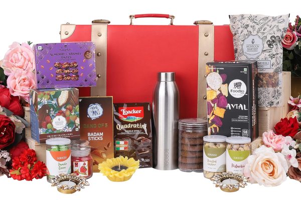 The Gift Tree Scrumptious Gourmet Gift Hamper | SS Bottle, Granola bars, Tea light Candle, Wafer, Dry Fruits & Nuts | Gift For Festival Celebration, Friends, Corporate Office, Clients, Family - Image 2